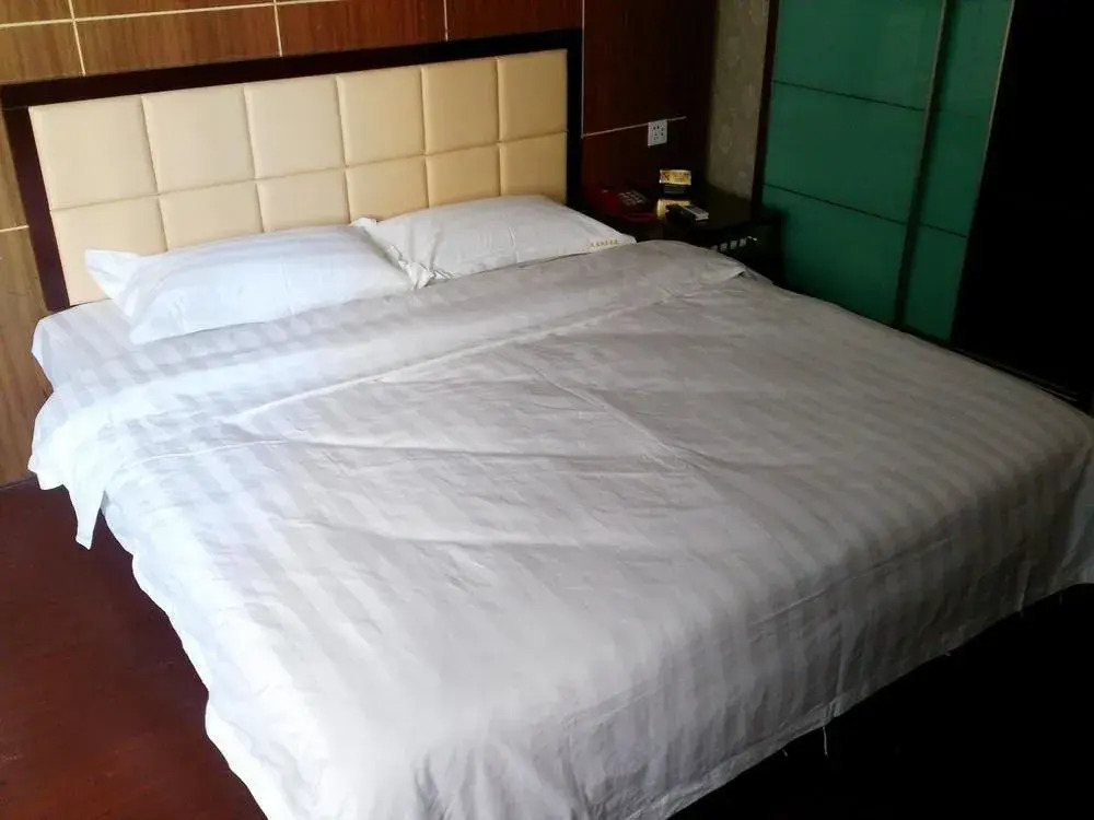 Wuhan Yanlong Business Hotel