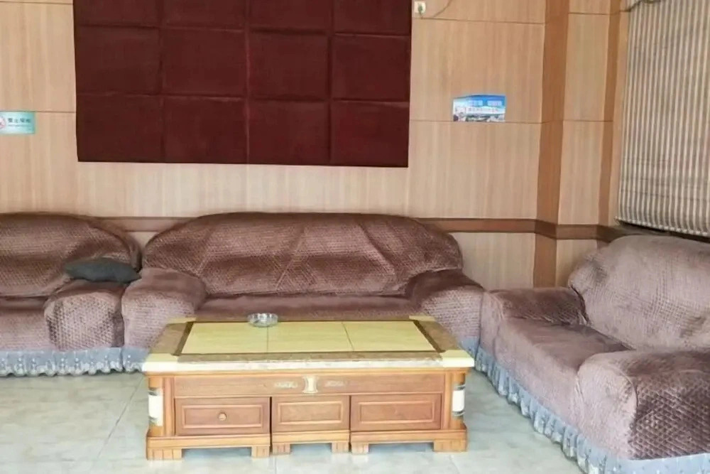 Ronghui Buinsess Hotel