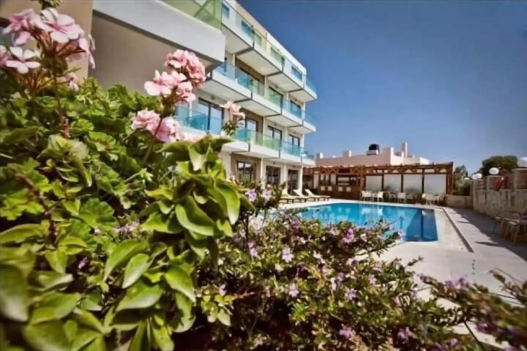 Crystal Bay Hotel