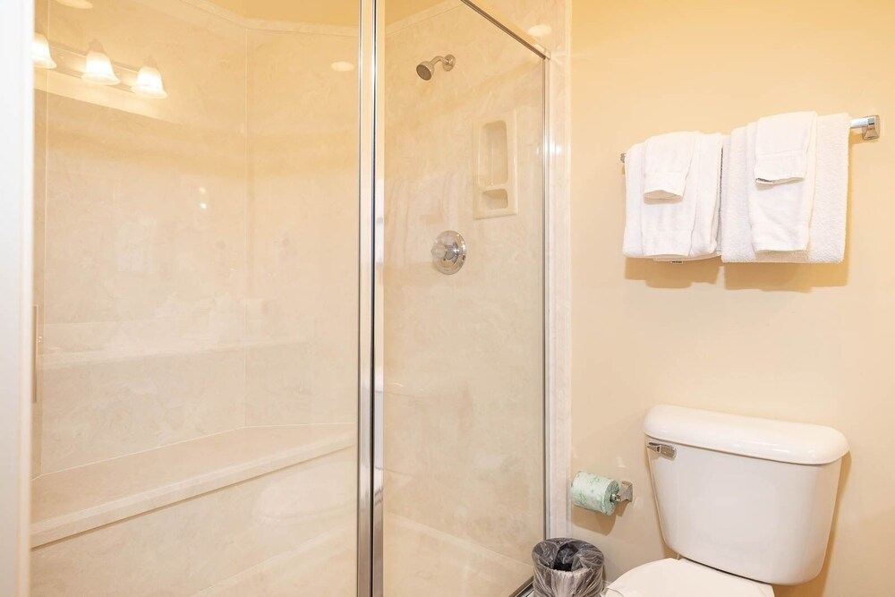 The Oasis 1801 Formerly Phoenix West Ii 1801 4 Bedroom Condo