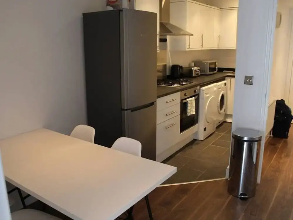 Zone 1 Hoxton 2 Bedroom Flat