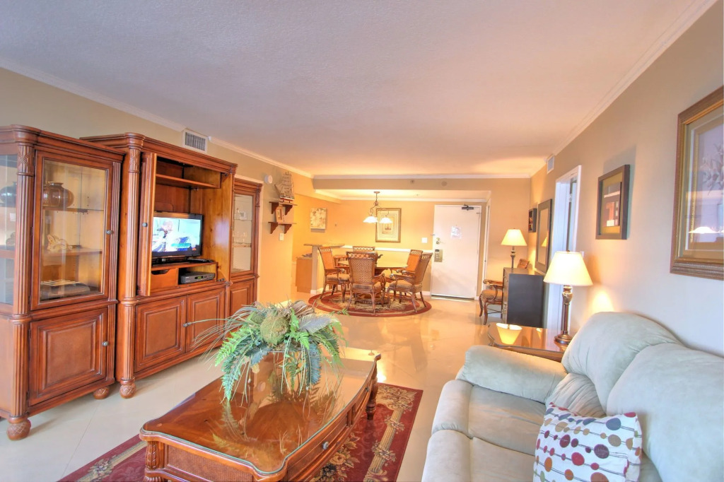 Deluxe Apartments by South Florida Vacations