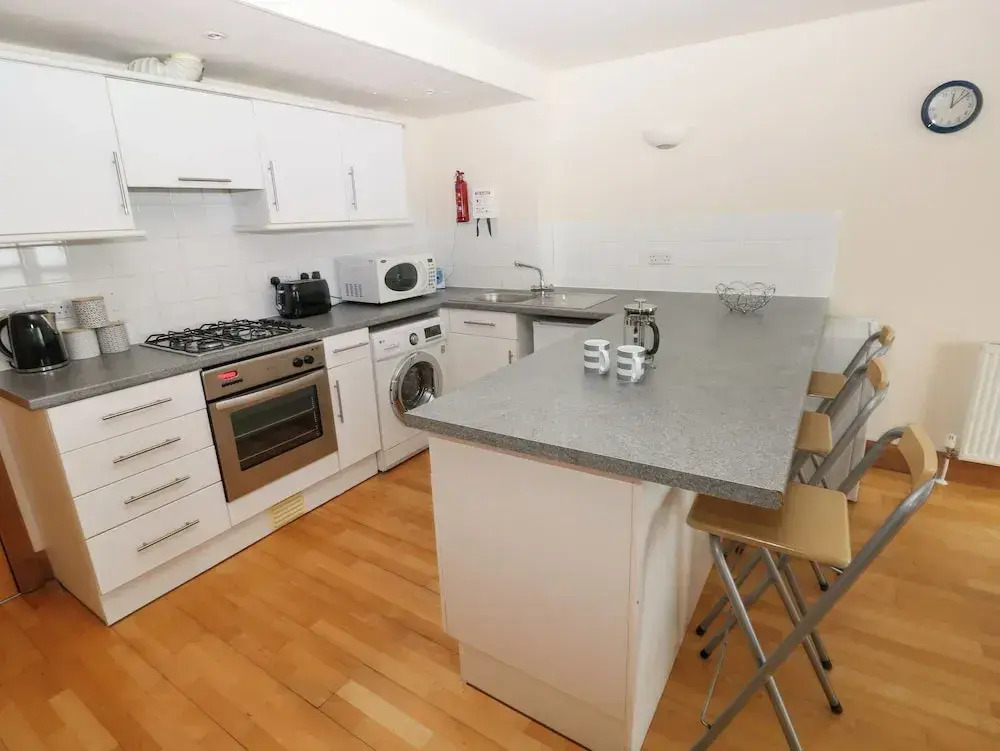 15 Sovereign House