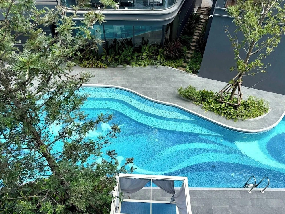 Stylish Apartments in a New Boutique Complex in the Laguna
