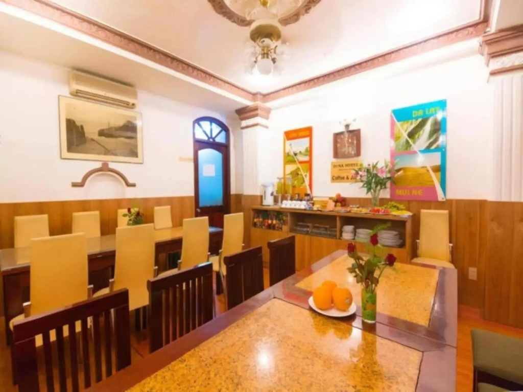 Cosmo Square Hotel (former Duna Hotel)