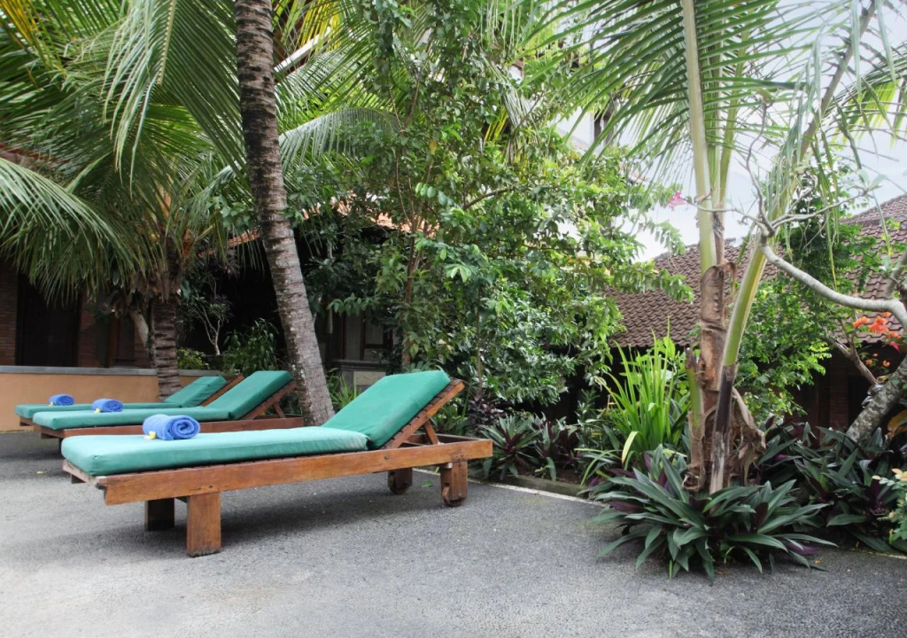 Dewa Bungalows, A Balinese House and Art Gallery