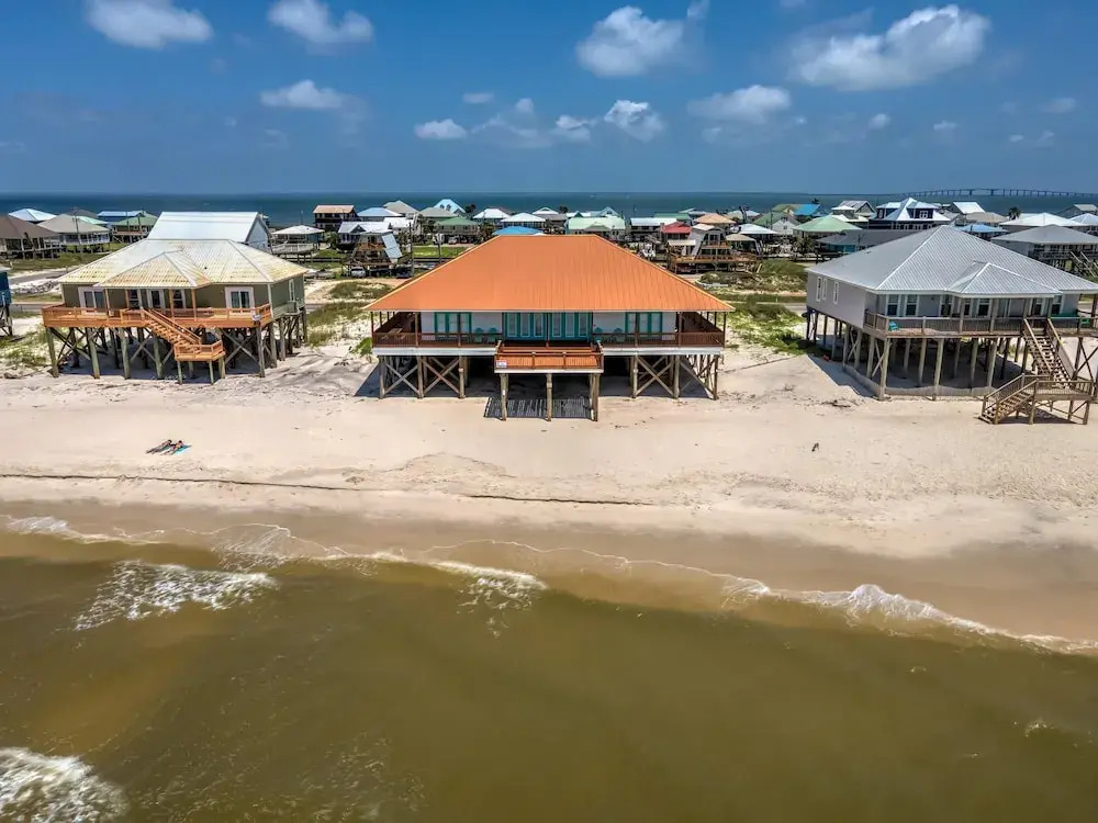 Dauphin Charm - 2237 Bienville