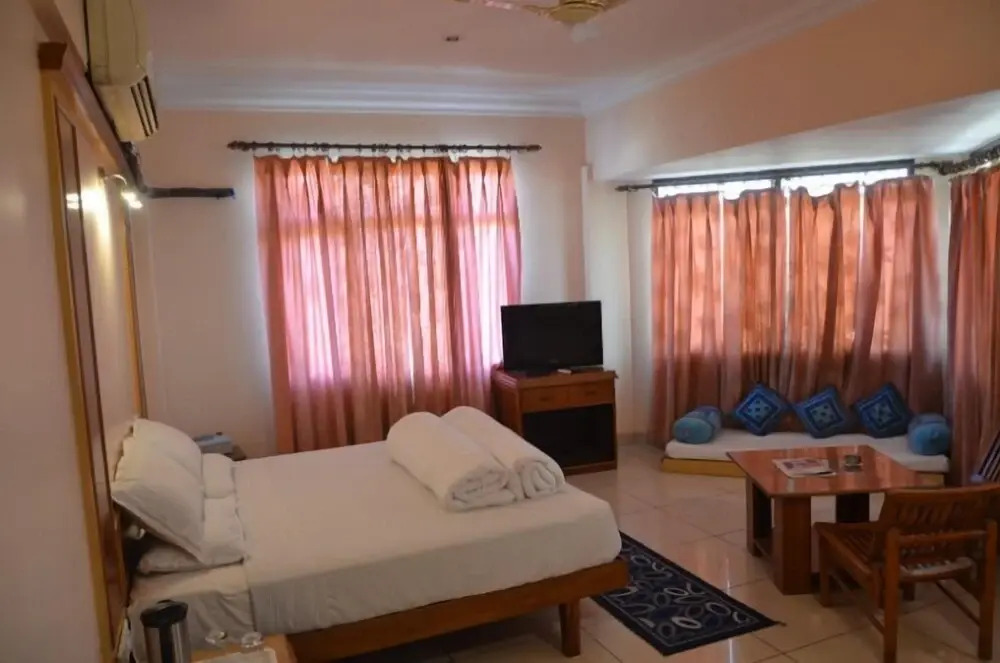 Hotel Grand Riviera