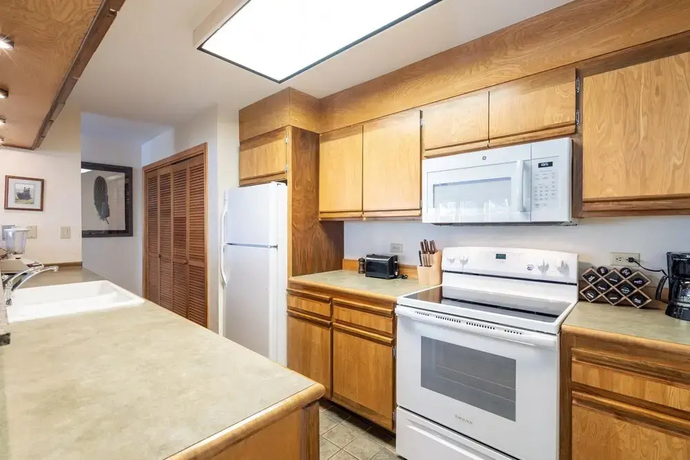 Lulu City - 2 Bedroom + Den Condo #4B - LLH 57387