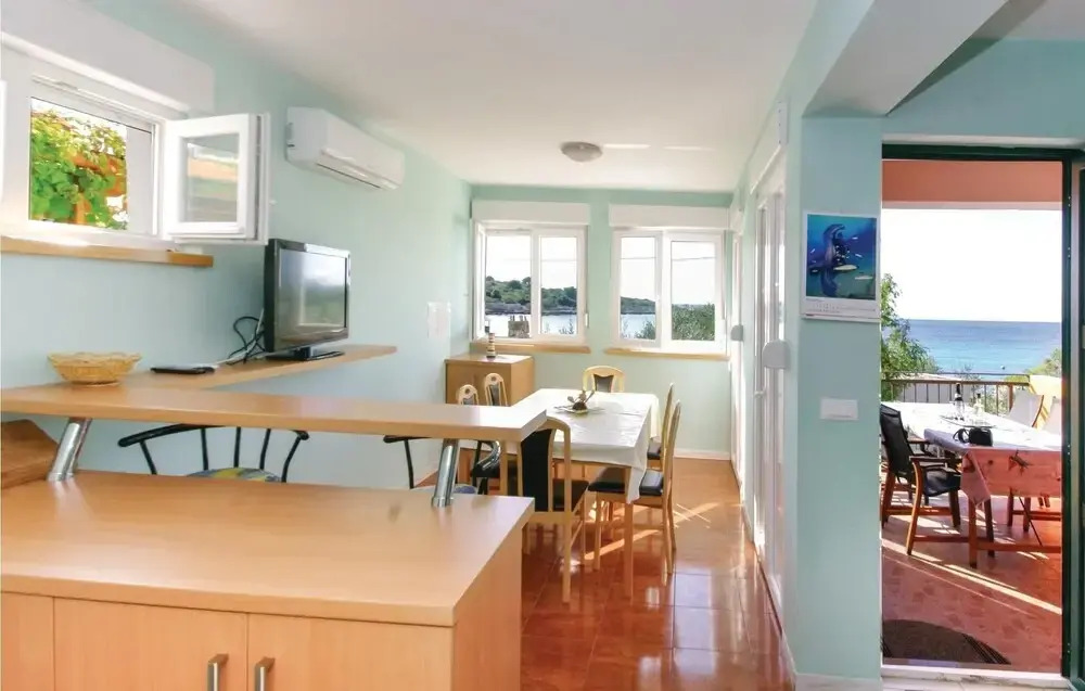 Beautiful Apartment in Drvenik Mali With 4 Bedrooms, Sauna and Outdoor Swimming Pool