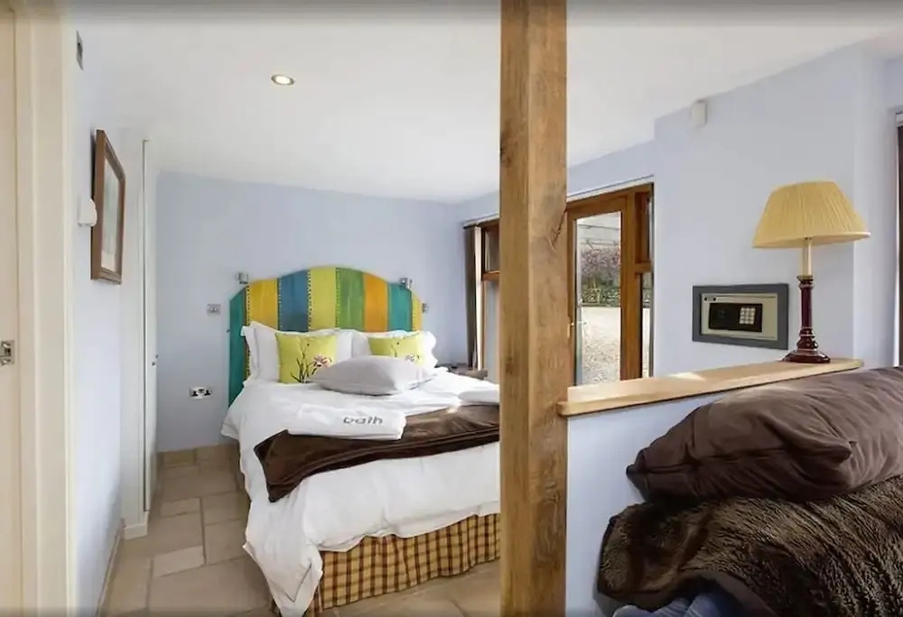 Wisteria Cottage - Hillside Holiday Cottages, Cotswolds