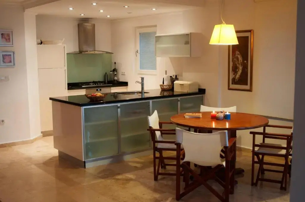 Hideaway Penthouse Apartment