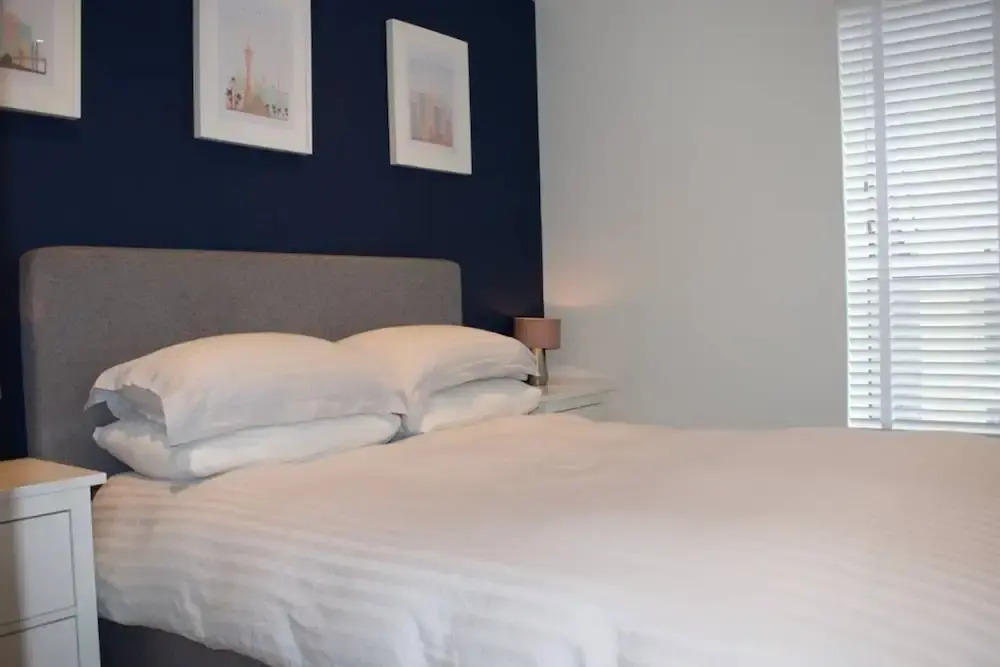 Modern Edinburgh Flat Close to City Centre
