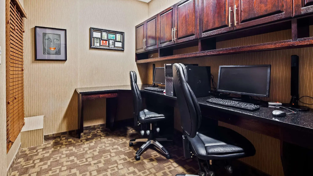 Best Western Plus South Edmonton Inn & Suites