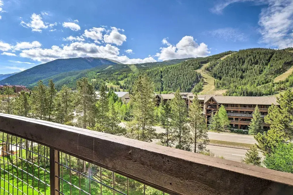 < 1 Mi to Slopes: Mtn-view Keystone Condo