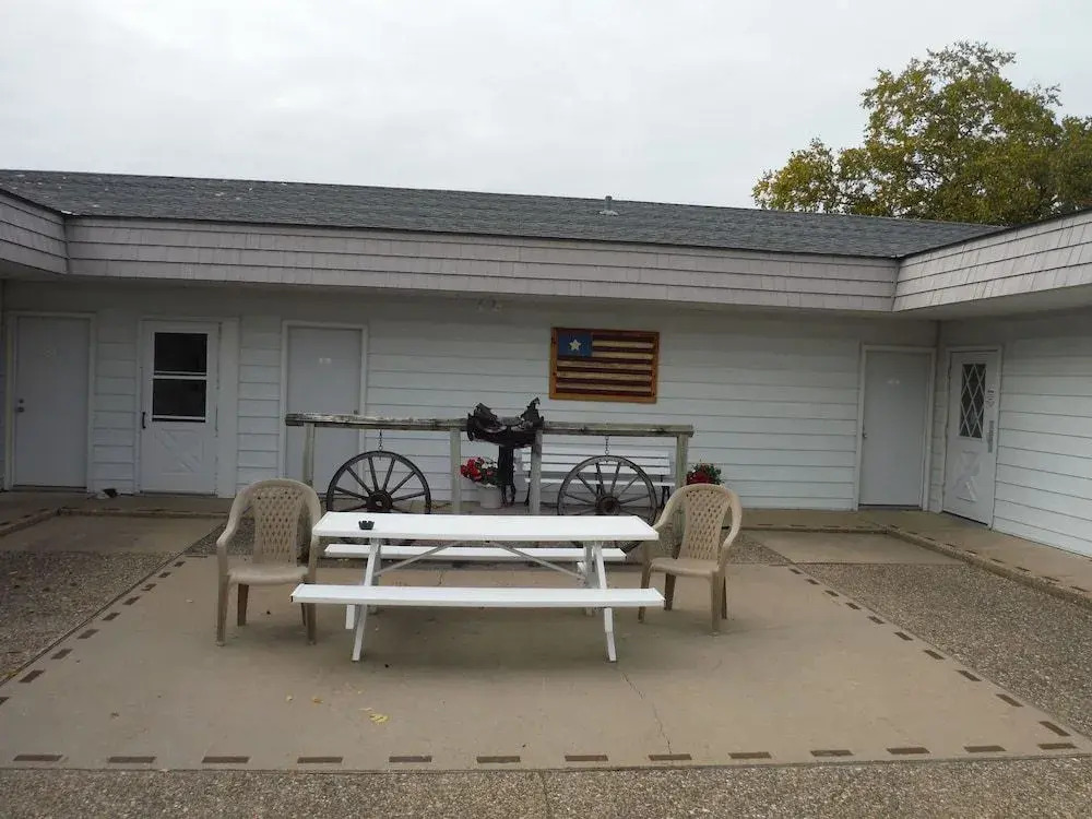 Caravan Motel