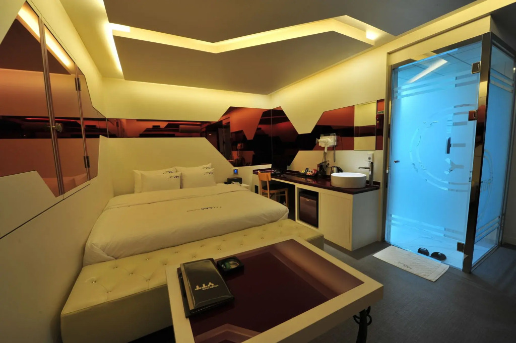 Ytt Hotel