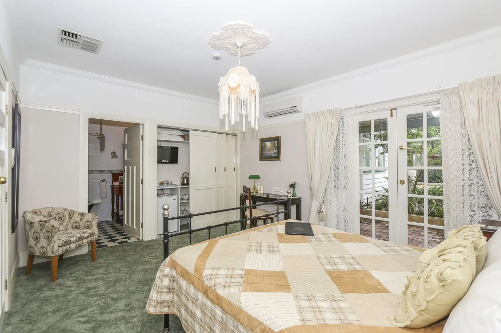 Rosebridge House Bed & Breakfast Adult Retreat