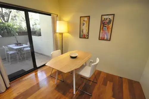Glebe Self-Contained Modern One-Bedroom Apartment (47ROS)