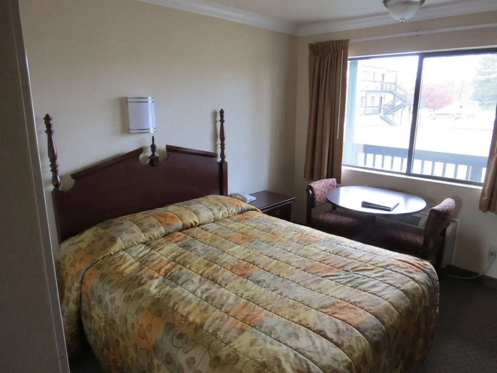 Western Royal Inn