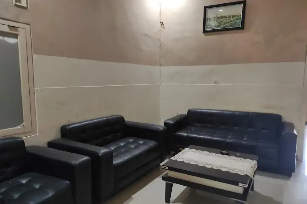 Hotel O Wisma Tulip Near Masjid Besar Desa Tanabangka