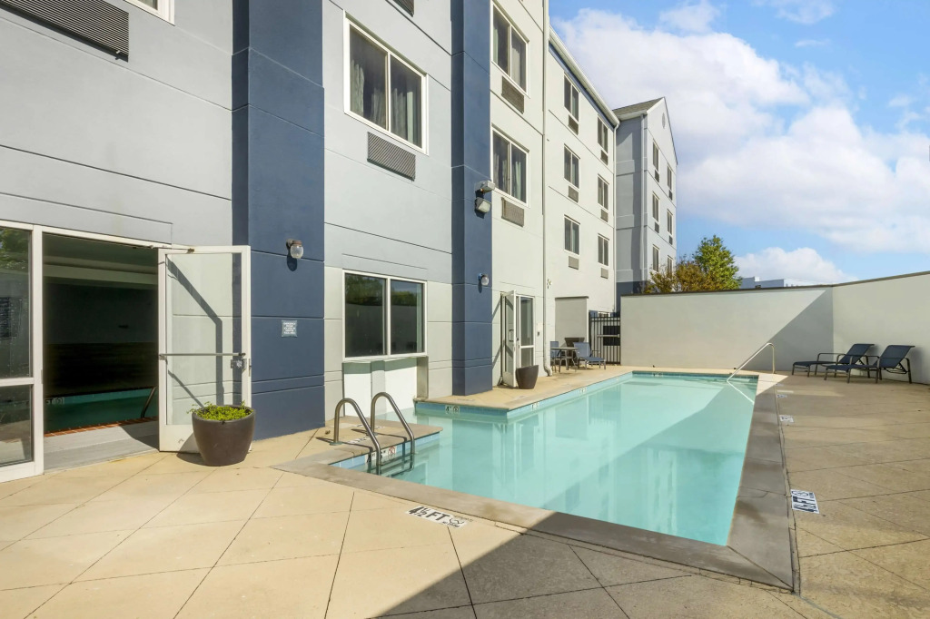 Best Western Plus Nashville Airport Hotel - BNA