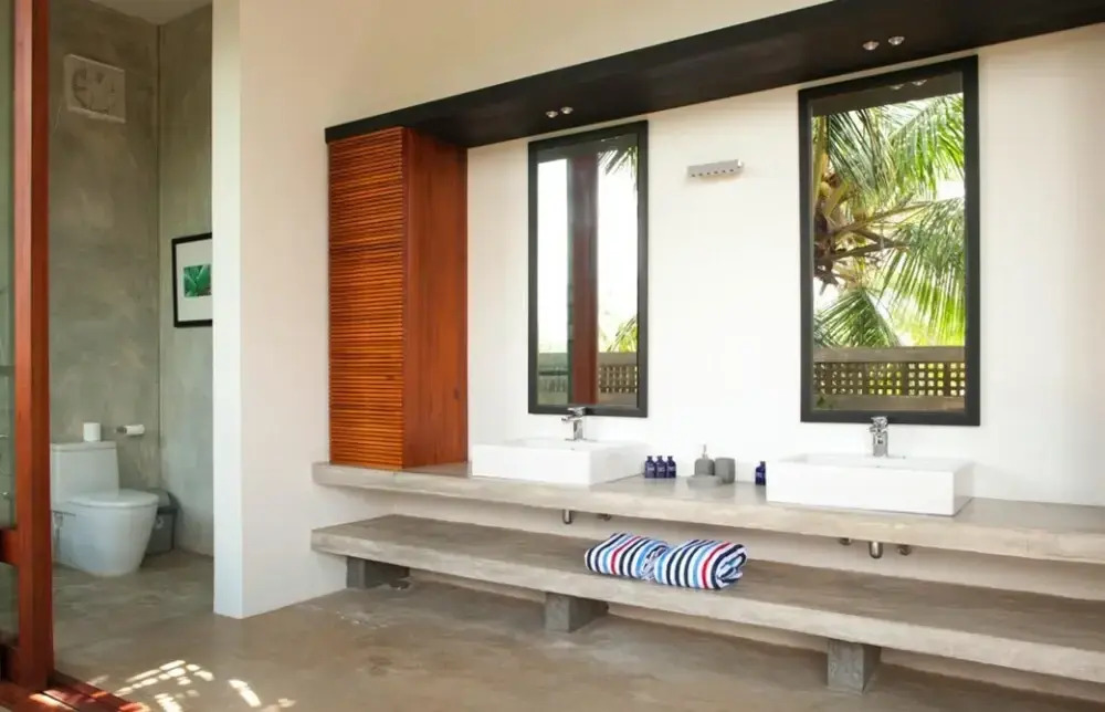 Modern Beach Villa With Roof Terrace