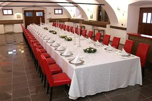 Hotel Dvor Jezersek Brnik