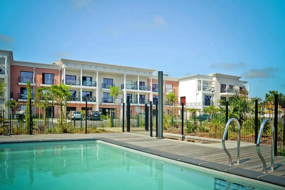 Coastal Stay With Pool in La Baule