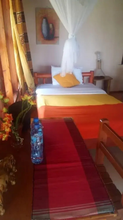Kazinga channel lodge