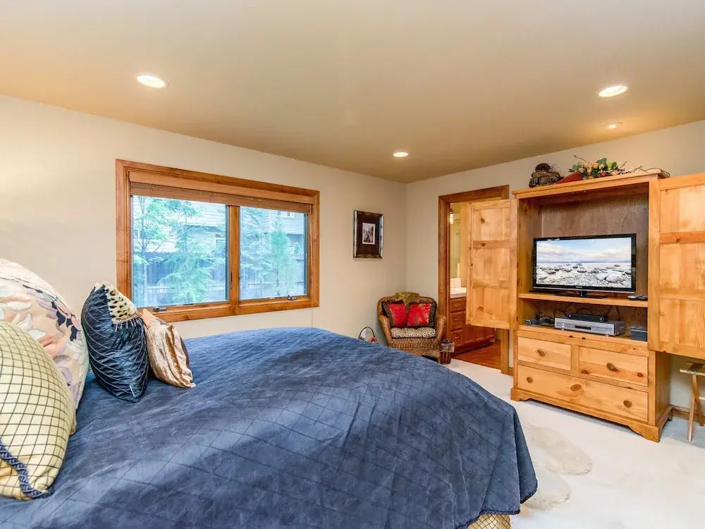 Lakeshore Townhouse 936