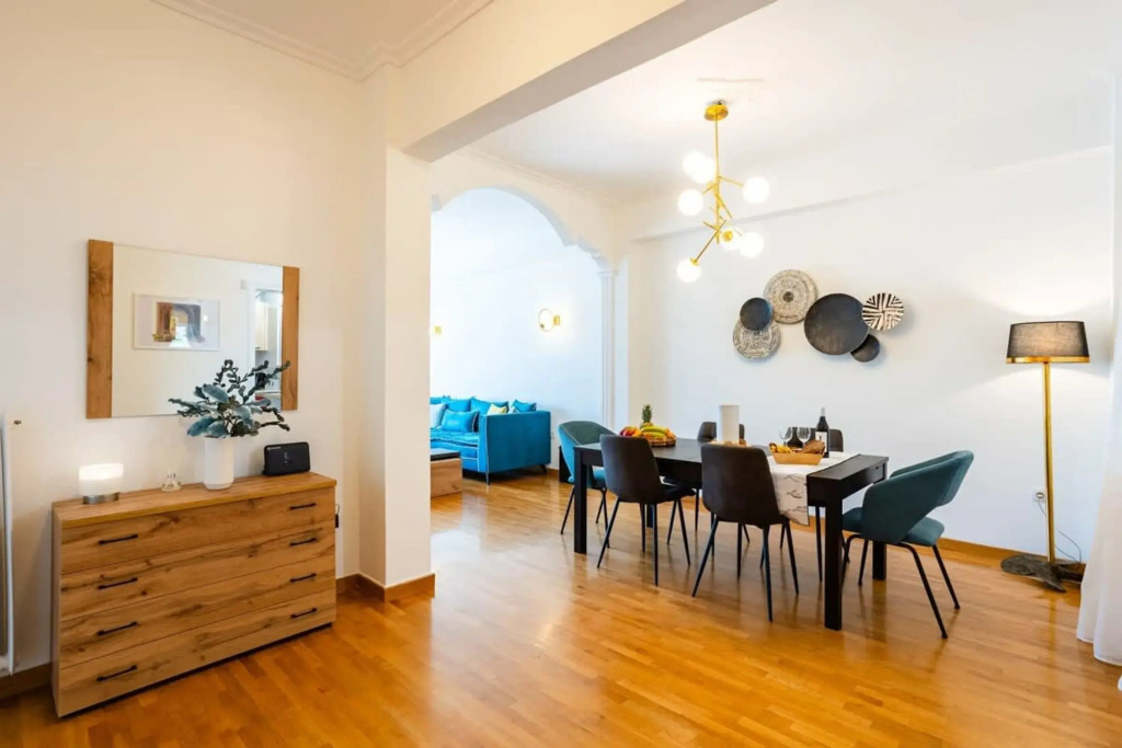 Athens Luxury Getaway - Pasalimani City Oasis