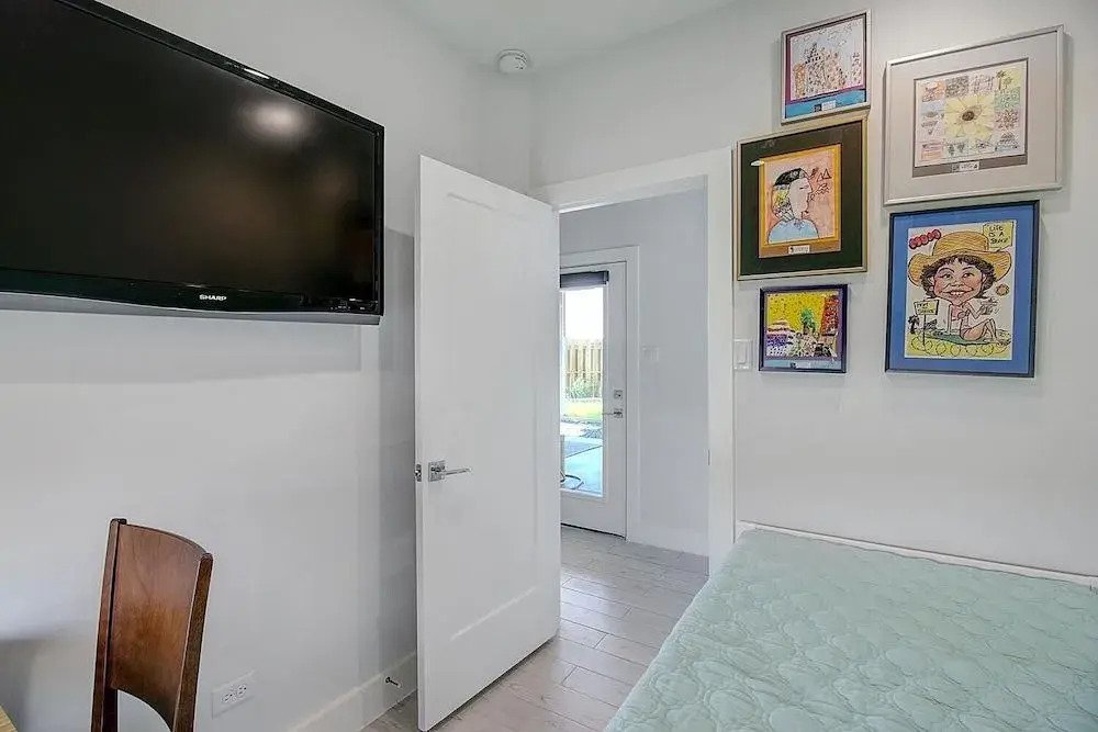 Casa Blanca 3 Bedroom Cottage by Redawning