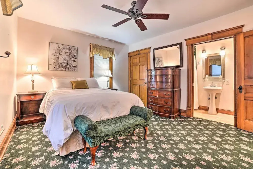 Historic Gaylord Home in Heart of Downtown!
