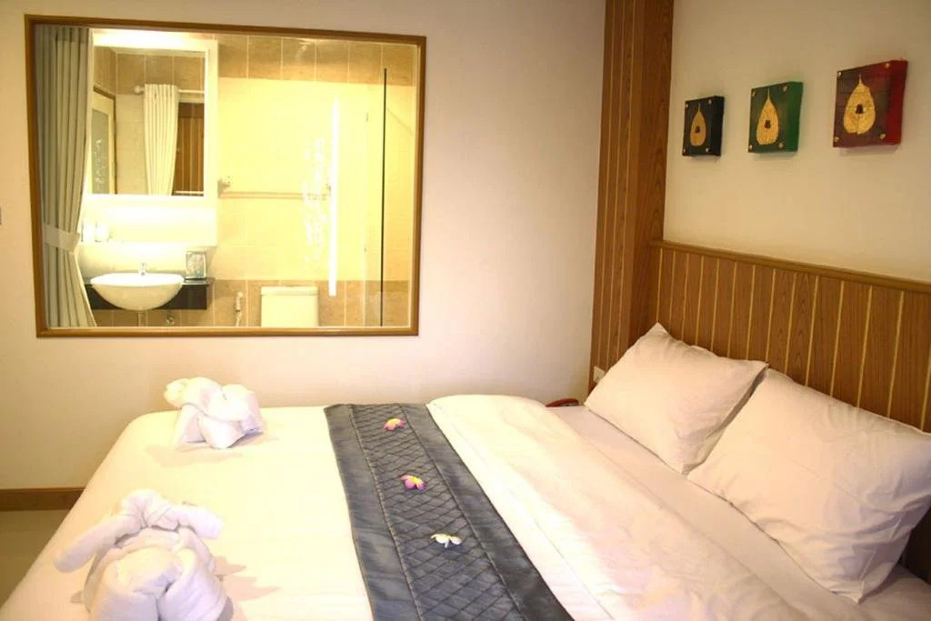 Santi White House Patong
