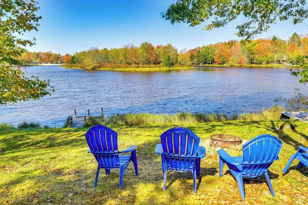 Walk to Beach: Arrowhead Lake Home
