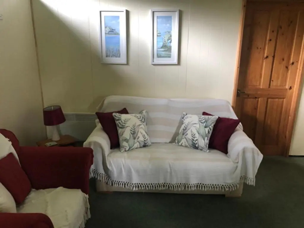 Nuthatch Lodge is set in 24 acres of wood, parkland near the village of Cenarth
