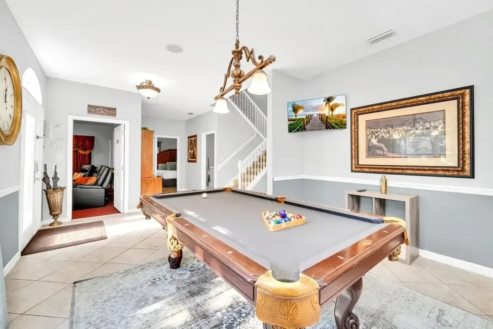 Spacious 6BR Home With Pool Hot Tub Theater and Netflix - Near Disney