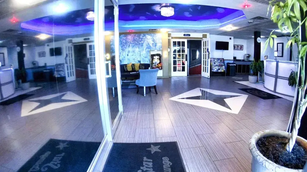 Rodeway Inn & Suites