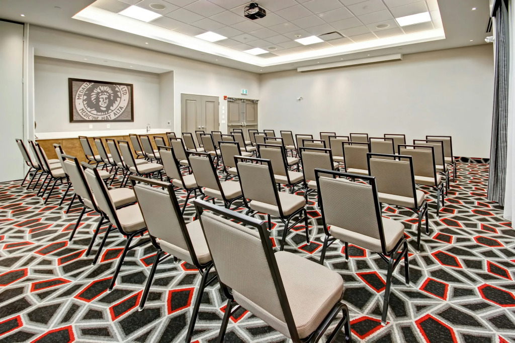 Hampton Inn & Suites - Medicine Hat