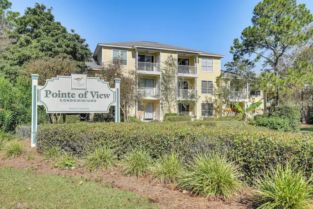 Community Outdoor Pool: Miramar Beach Condo!