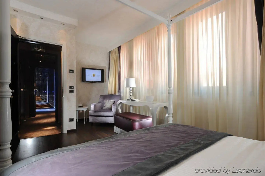 Carnival Palace - Venice Collection