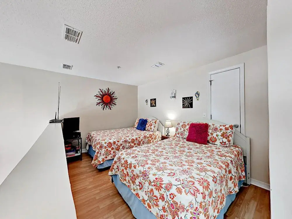 Gulf Shores Condo w/ Pool, Hot Tub - 1 Br condo by RedAwning