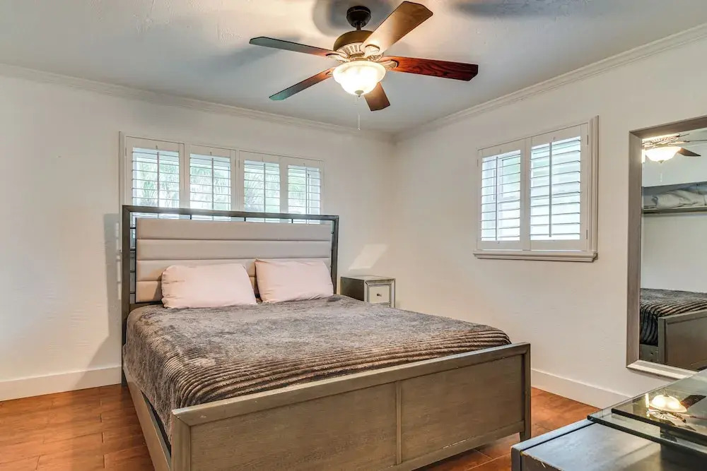 5 Mi to Dtwn: Pet-friendly Home in St Petersburg!