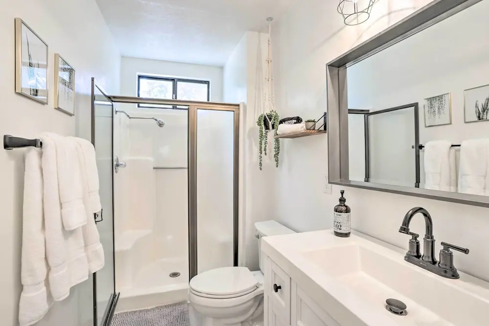 Boho-chic Home w/ Game Room Near Lake Gregory!