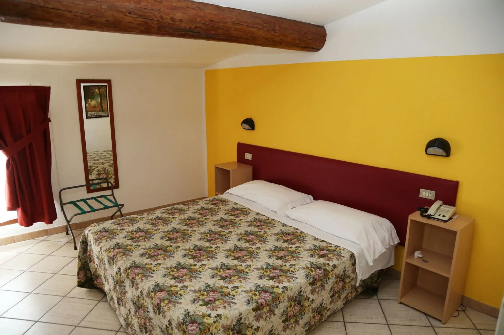 Hotel Mantegna Stazione, MantegnaHotels