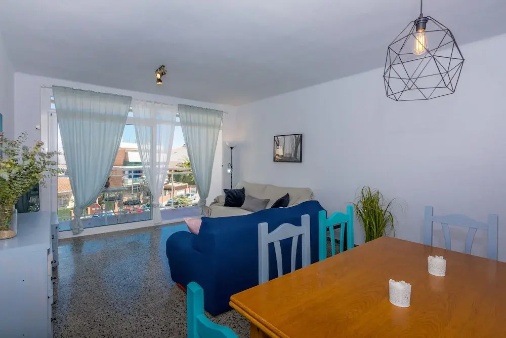 HomeHolidaysRentals Illes
