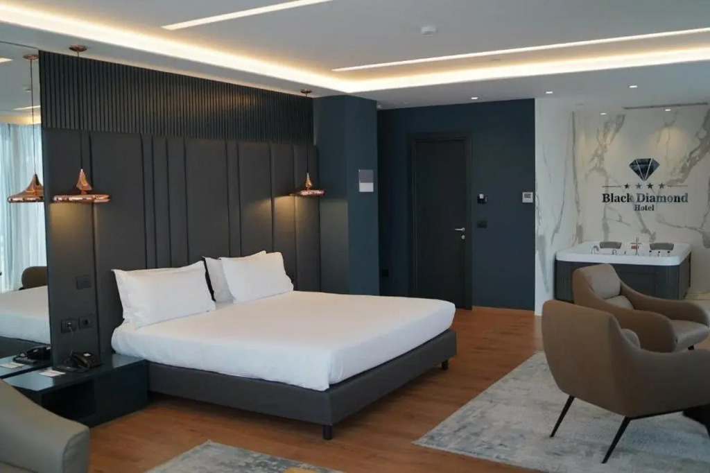 Black Diamond Hotel