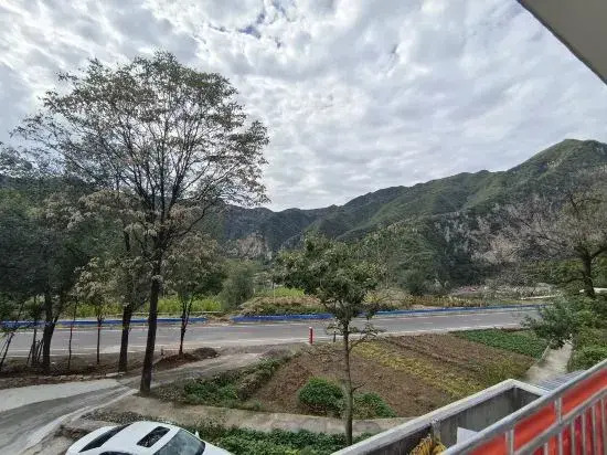Mengjia Backyard Homestay