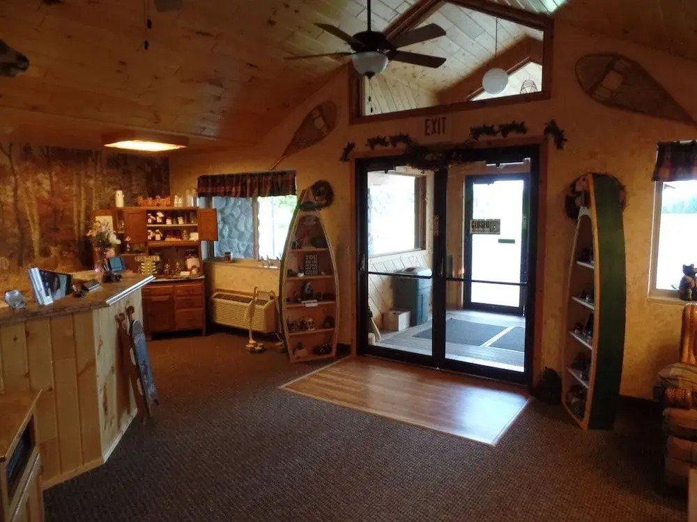 Chicaugon Lake Inn